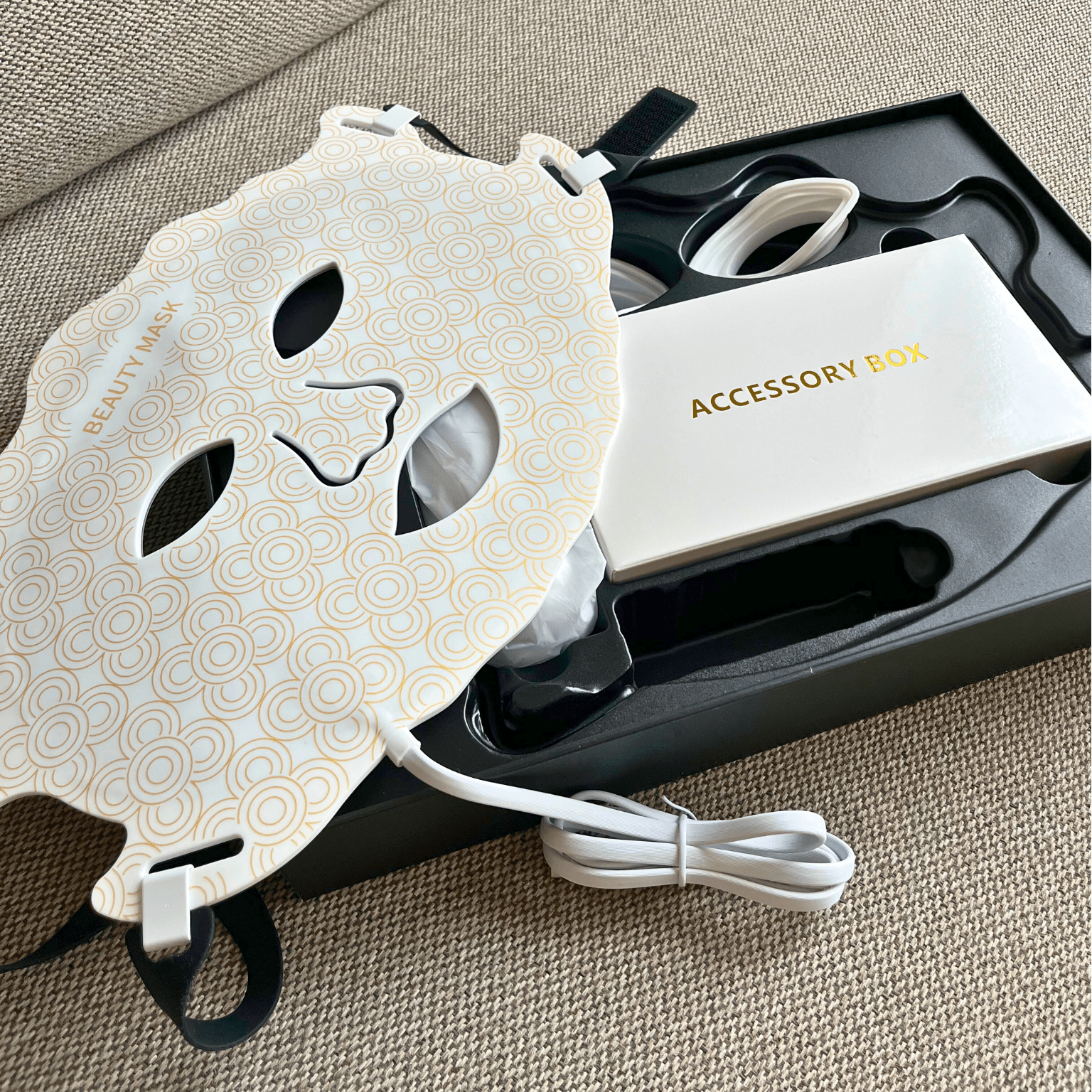 LED Maske 2.0™ – Lysterapi - maske som lysner, strammer opp og jevner ut huden din - AVABeauty.no