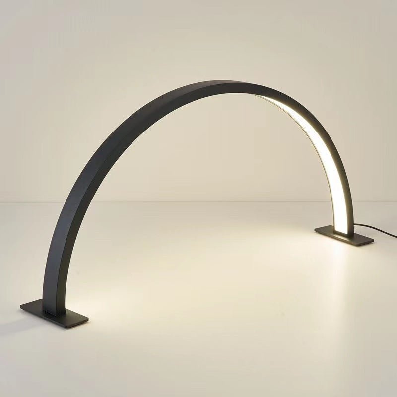 Neglelampe – LED halvmåne bordlampe - AVABeauty.no