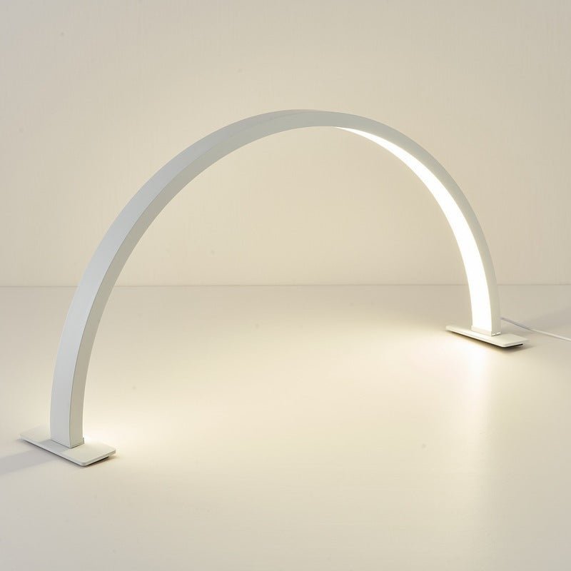 Neglelampe – LED halvmåne bordlampe - AVABeauty.no
